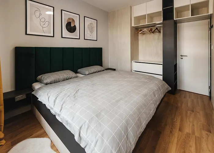 Friends Downtown !!! *